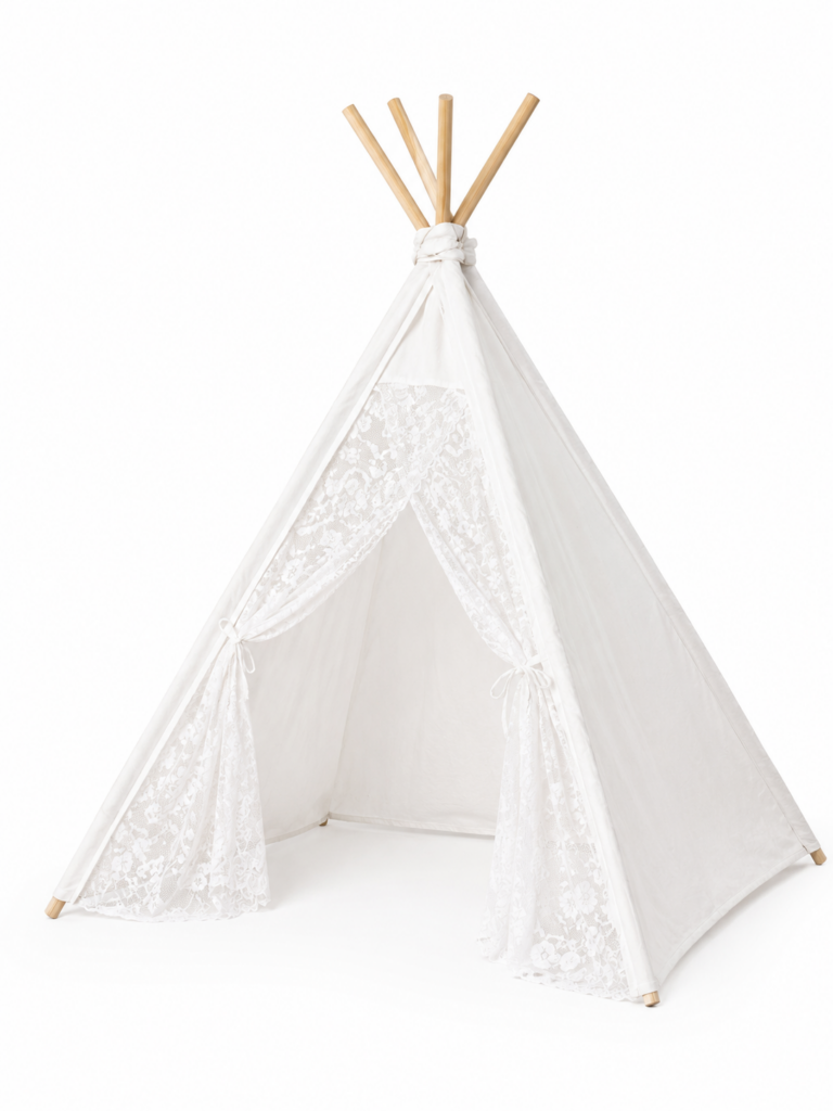 Fehér teepee sátor